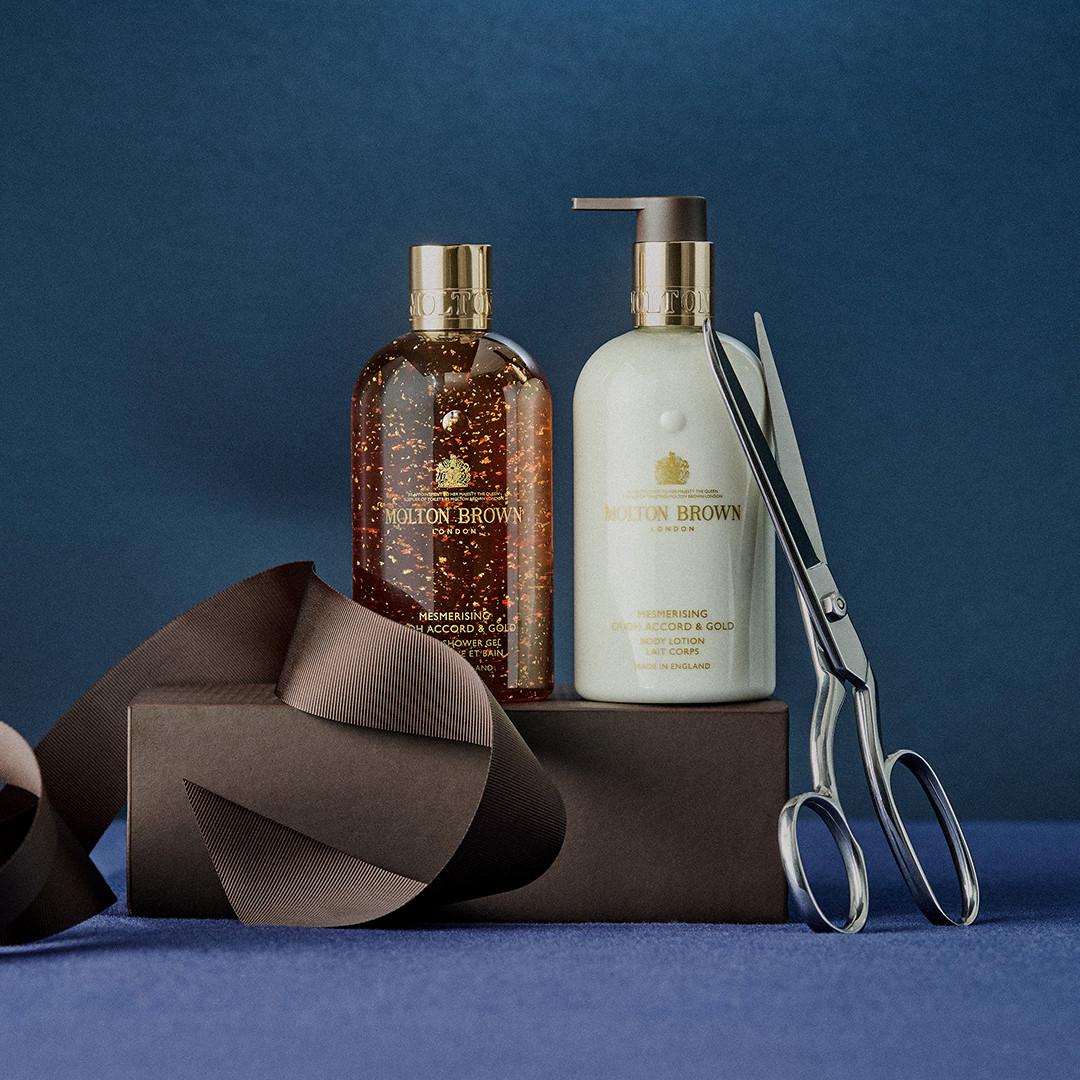 Mesmerising Oudh Accord & Gold Body Lotion 10fl. oz.Mesmerising Oudh Accord & Gold Body Lotion 10fl. oz.